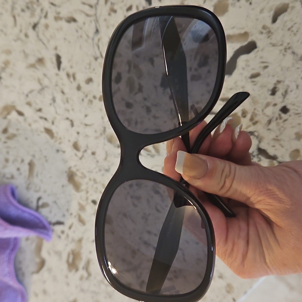 Prada Black Polarized Sunglasses with Full Inclusion - Picture 8 of 11